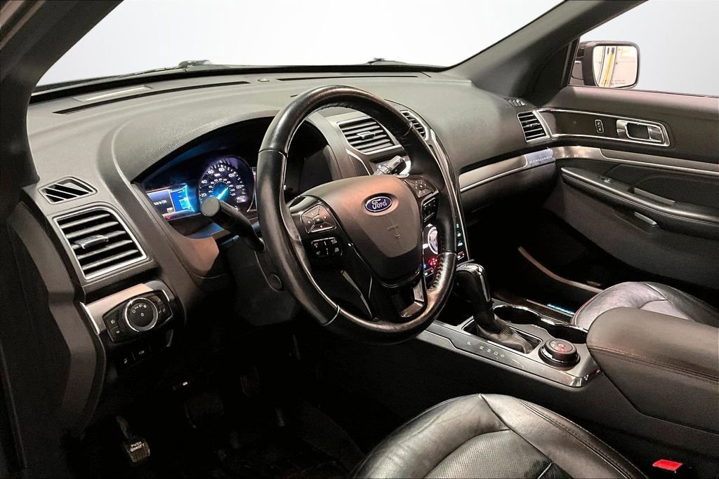 Used 2019 Ford Explorer Sport image 17