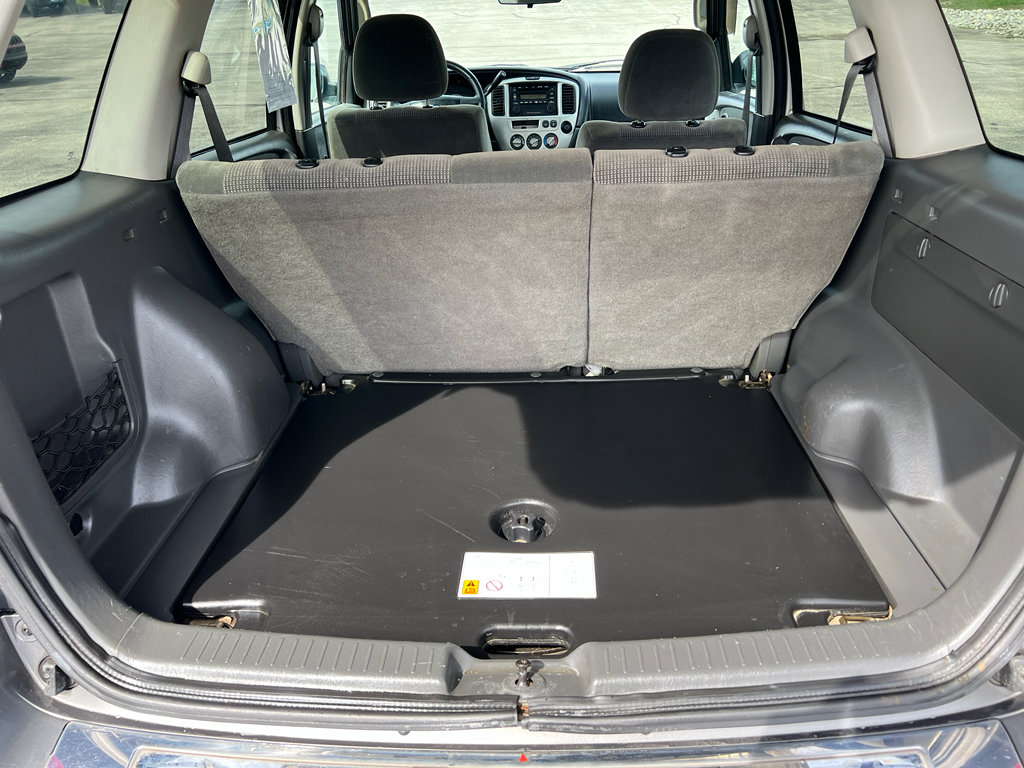 Used 2004 MAZDA Tribute LX image 16