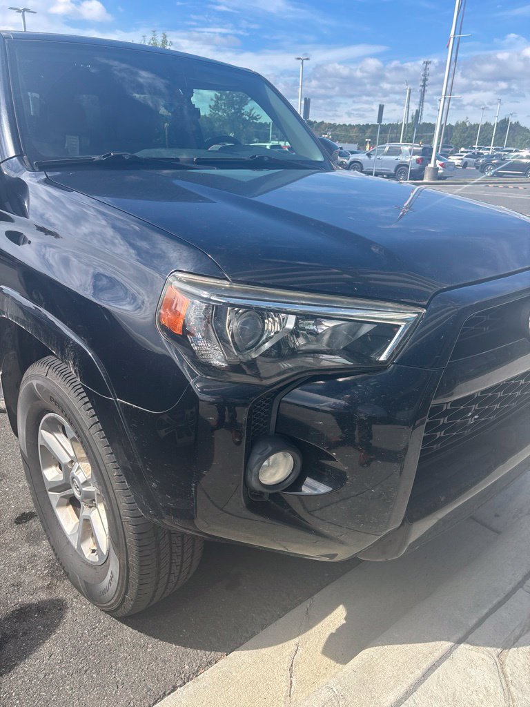 Used 2017 Toyota 4Runner SR5 AWD/4WD image 5