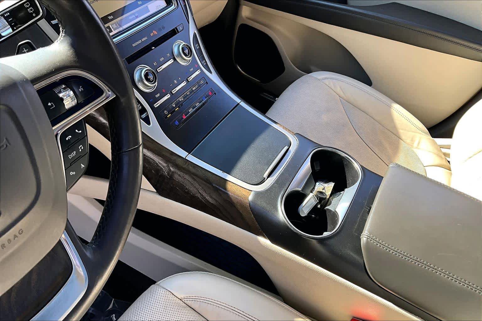 Used 2019 Lincoln Nautilus Reserve w/ Driver Assistance Package AWD/4WD image 16