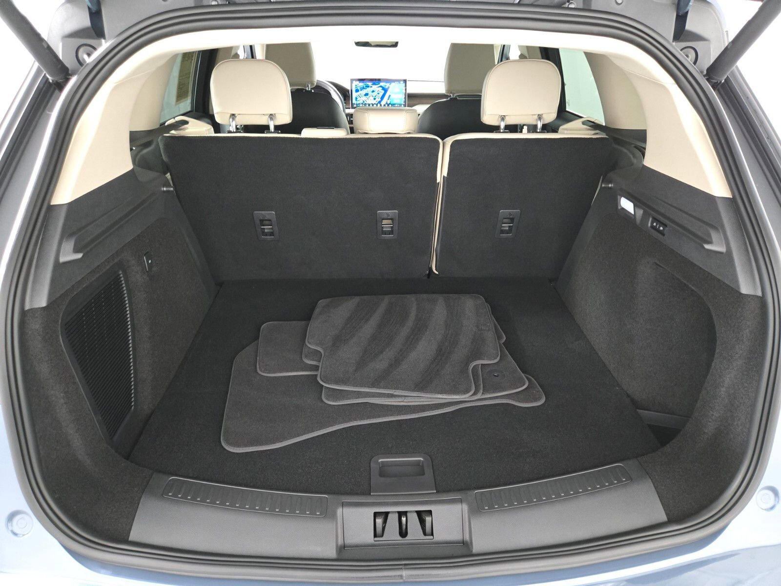 Used 2026 Lincoln Corsair Reserve image 16