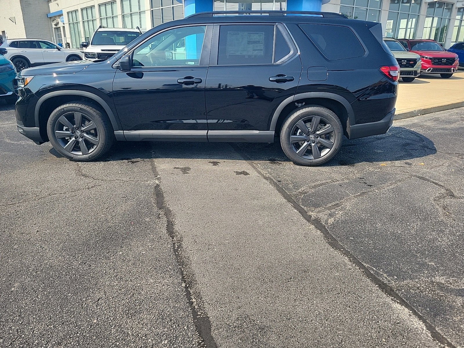 New 2025 Honda Pilot Sport image 11