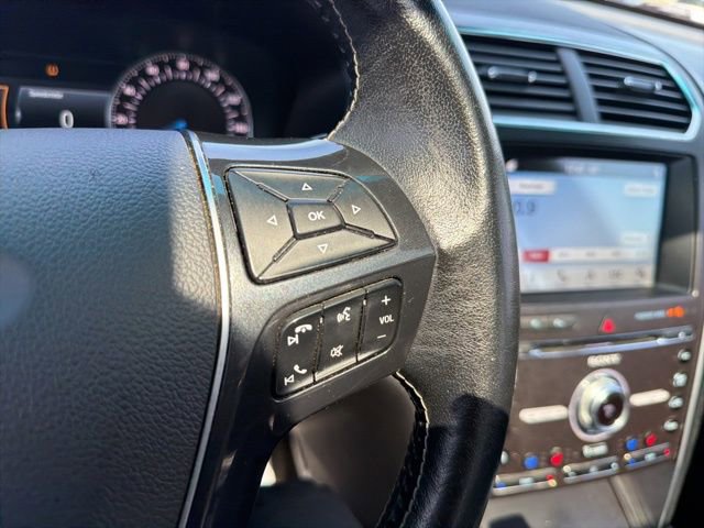 Used 2017 Ford Explorer Platinum image 40