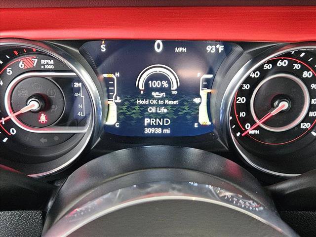 Used 2022 Jeep Wrangler Unlimited Rubicon w/ Cold Weather Group AWD/4WD image 11
