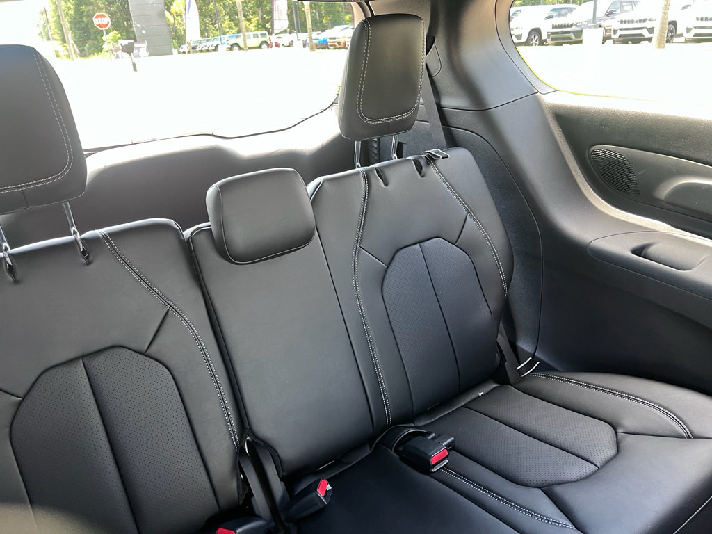 New 2027 Chrysler Pacifica Select w/ Family Tech Group FWD image 15