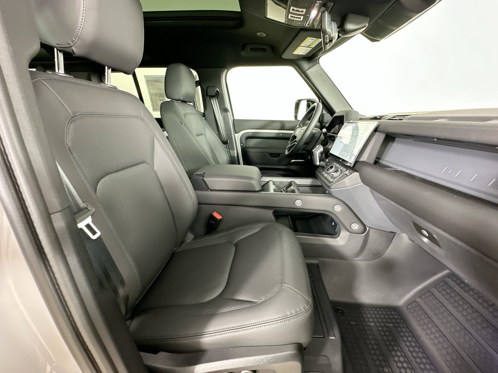 New 2026 Land Rover Defender 110 S AWD/4WD image 45
