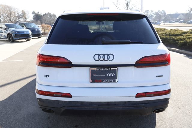 Used 2025 Audi Q7 2.0T Premium w/ Convenience Plus Package AWD/4WD image 4