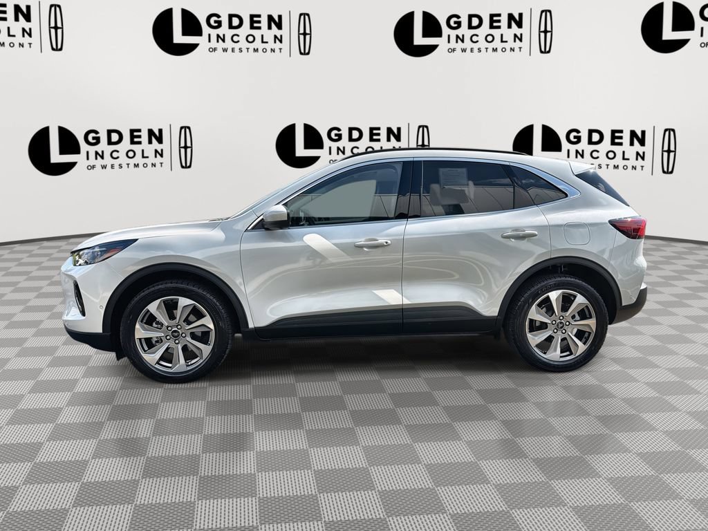 Used 2023 Ford Escape Platinum w/ Premium Technology Package AWD/4WD image 5