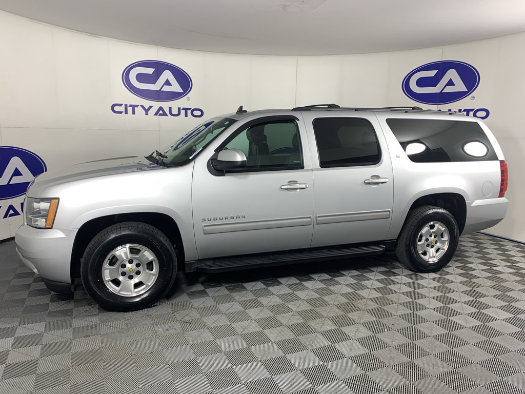 Used 2013 Chevrolet Suburban LT image 6