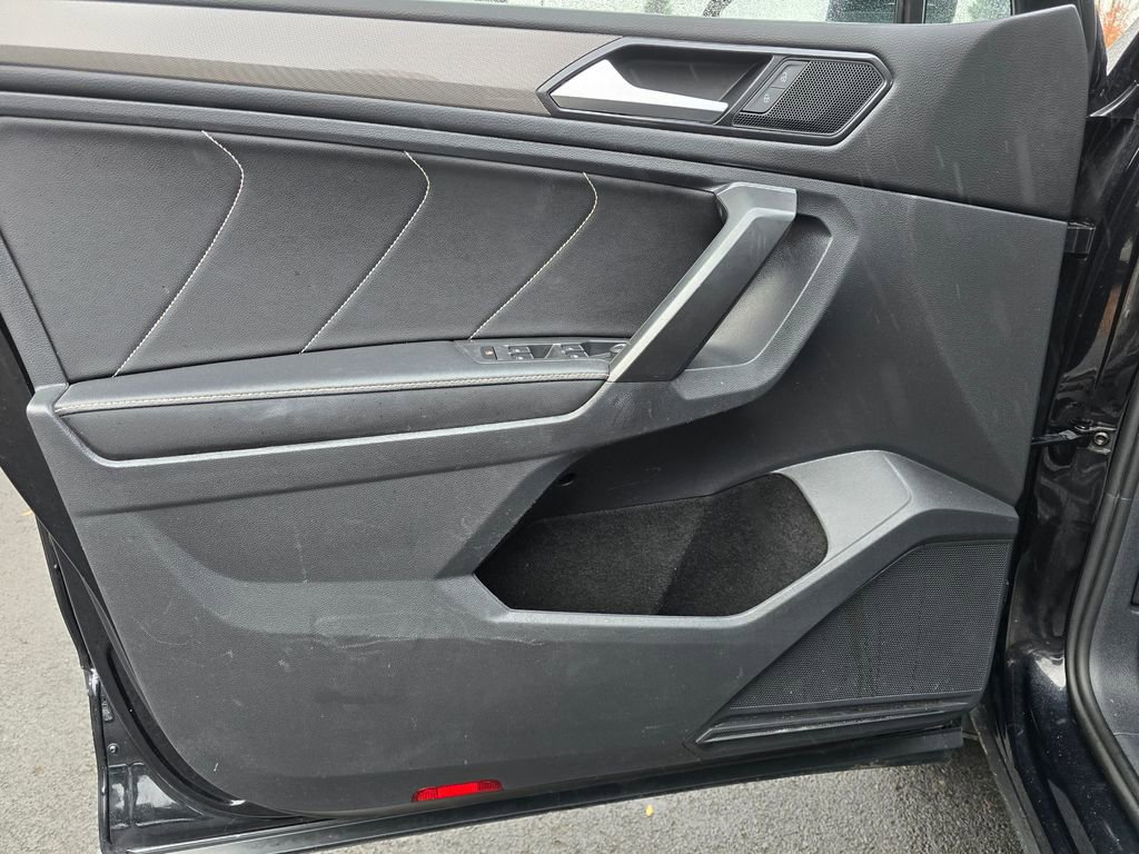 Used 2022 Volkswagen Tiguan SE image 22