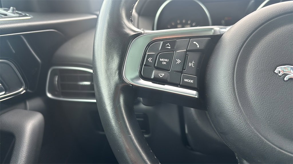 Used 2018 Jaguar F-PACE Prestige image 27