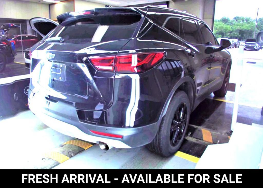 Used 2024 Chevrolet Blazer LT w/ Midnight/Sport Edition FWD image 5