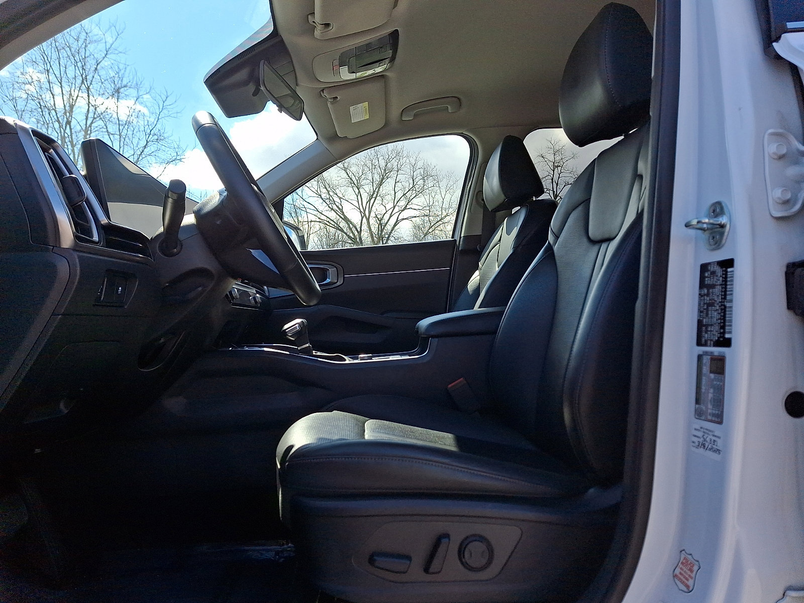Used 2024 Kia Sorento S image 13