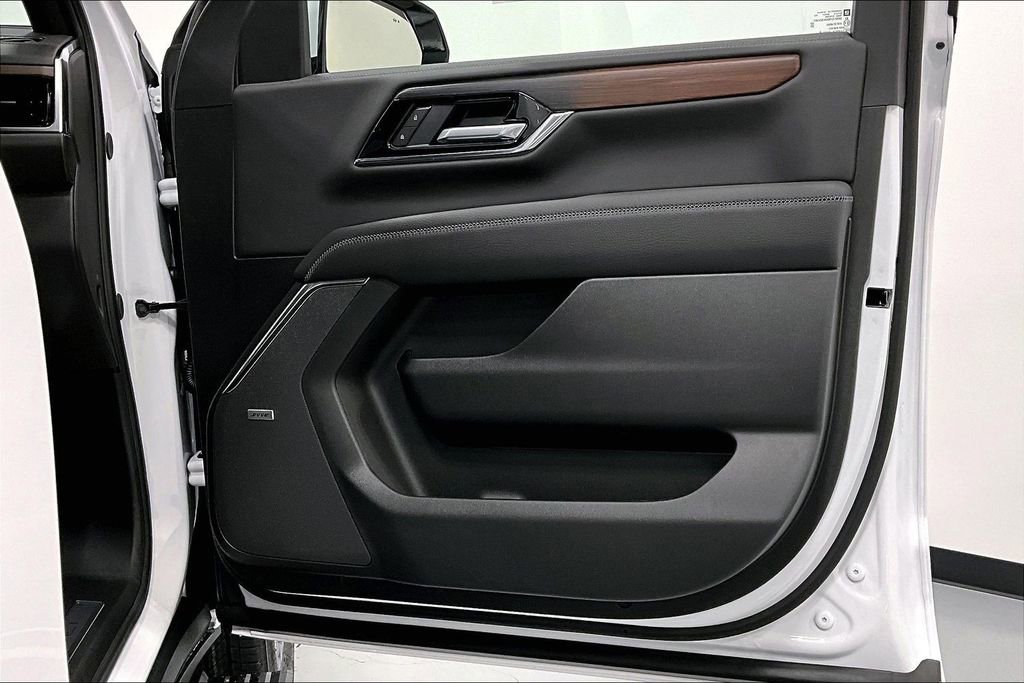 New 2026 GMC Yukon XL Denali image 11