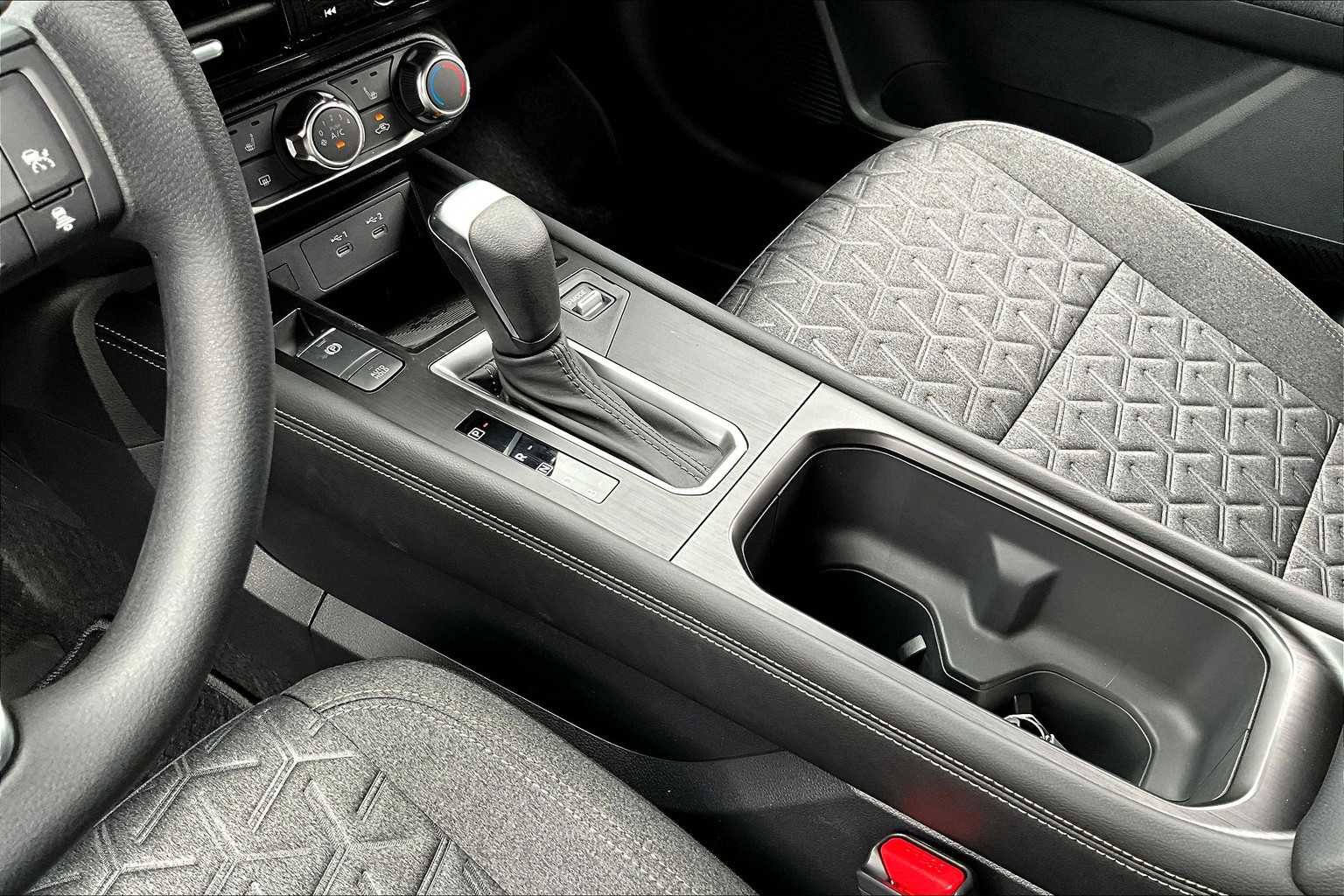 New 2025 Nissan Kicks SV w/ SV Premium Package image 7