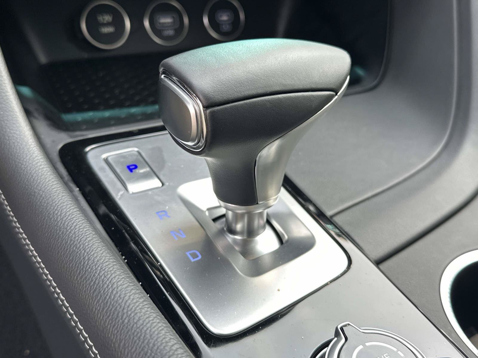 Used 2026 Genesis G70 2.5T RWD image 17