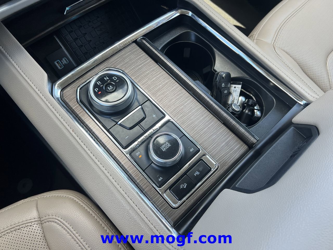 Certified 2024 Ford Expedition Limited AWD/4WD image 12