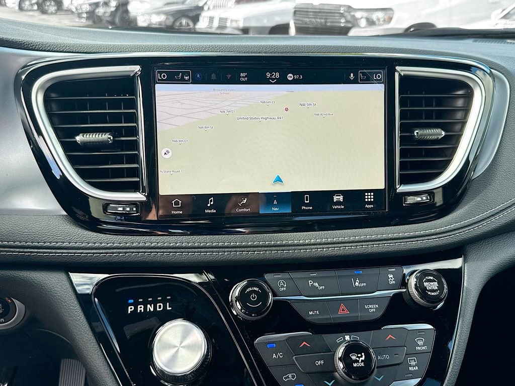 New 2026 Chrysler Pacifica Limited w/ S Appearance Package image 13