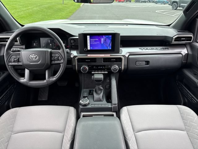 Certified 2025 Toyota Tacoma SR5 AWD/4WD image 23