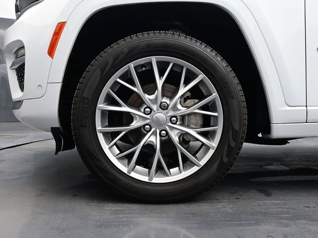 Used 2023 Jeep Grand Cherokee Summit image 6