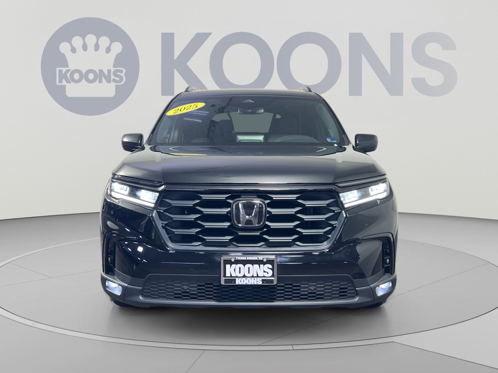 Used 2025 Honda Pilot Sport image 11