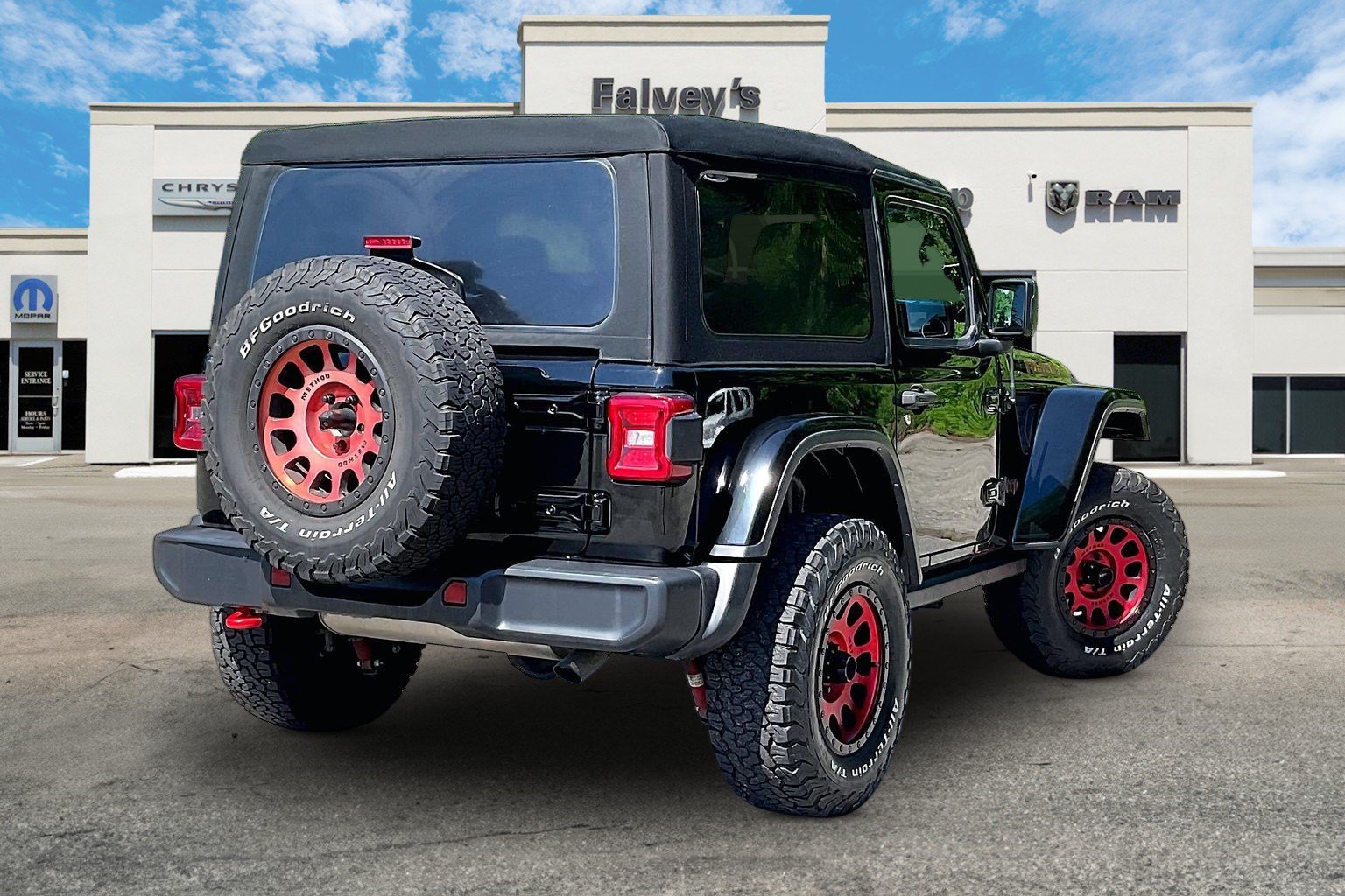 Used 2022 Jeep Wrangler Rubicon w/ LED Lighting Group AWD/4WD image 2