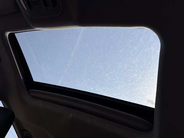 Used 2022 Toyota Highlander XLE image 23