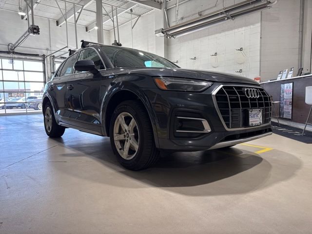 Used 2021 Audi Q5 2.0T Premium w/ Convenience Package AWD/4WD image 3