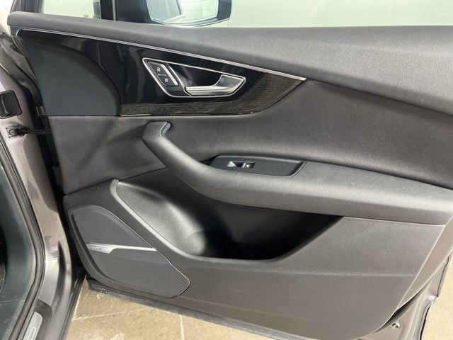 Used 2017 Audi Q7 3.0T Prestige image 11