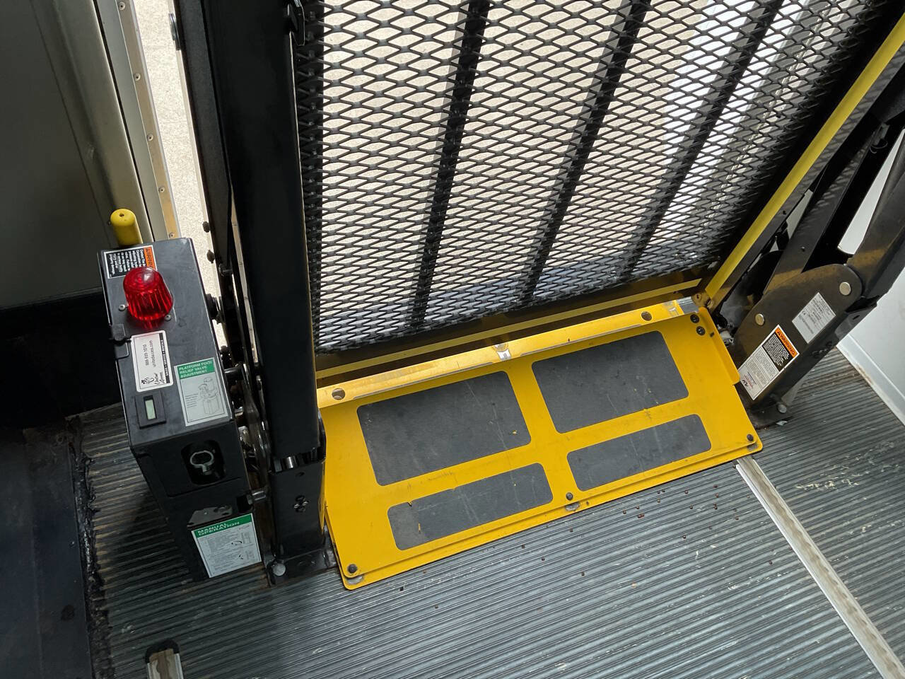 Used 2013 Ford E-350 and Econoline 350 Super Duty w/ Shuttle Bus Prep Pkg image 19