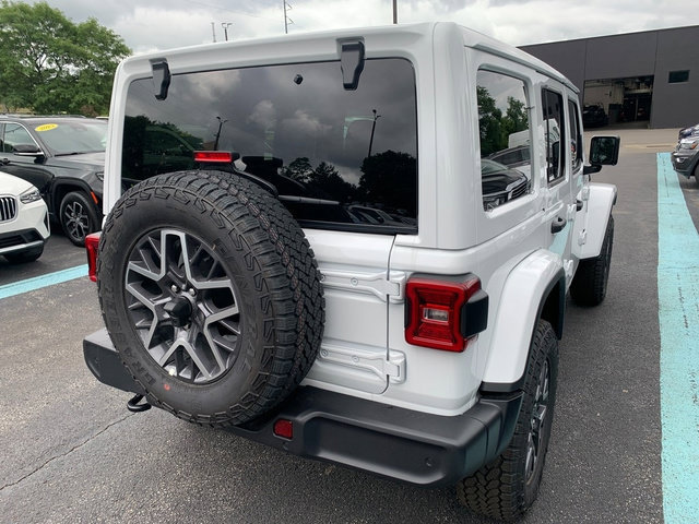 New 2026 Jeep Wrangler Unlimited Sahara w/ Safety Group AWD/4WD image 6