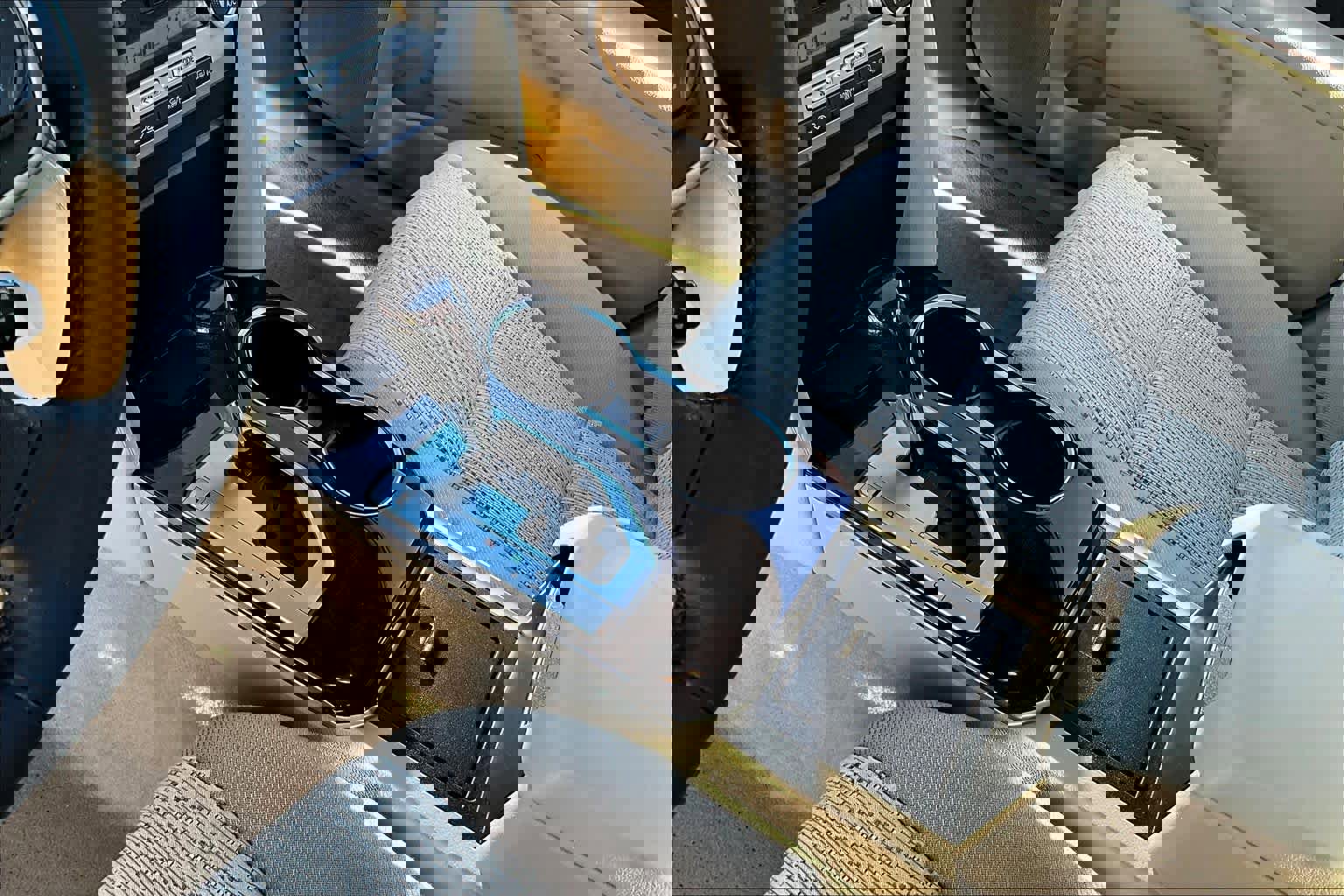 Used 2013 Toyota Camry L image 14