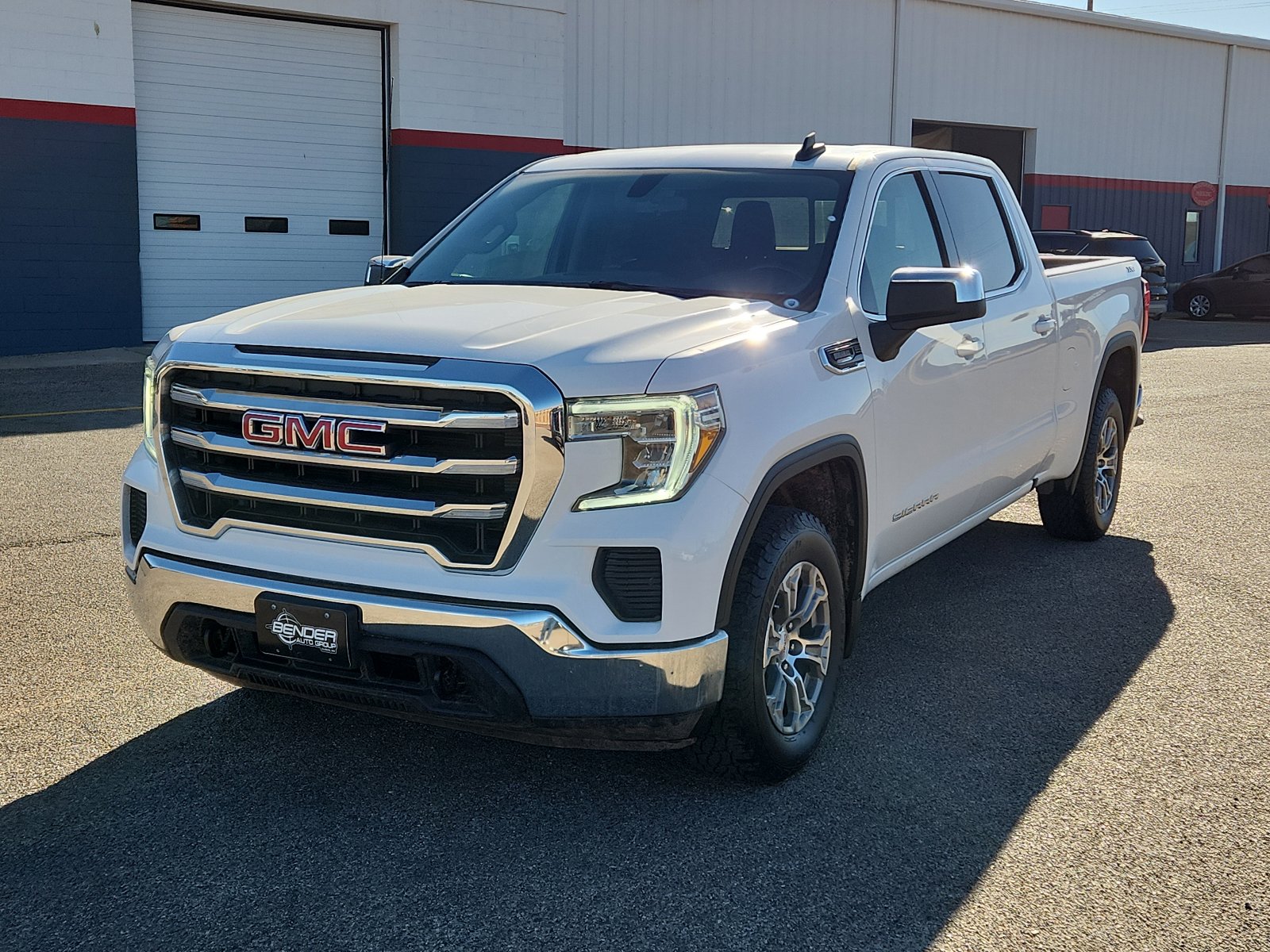 Used 2021 GMC Sierra 1500 SLE w/ X31 Off-Road Package image 1