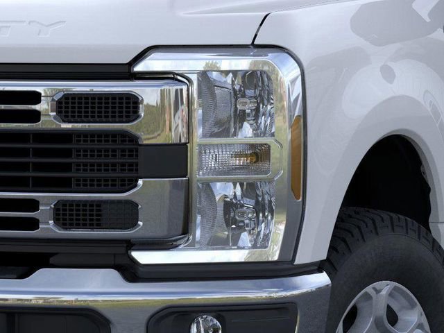 New 2026 Ford F250 XLT w/ FX4 Off-Road Package image 18