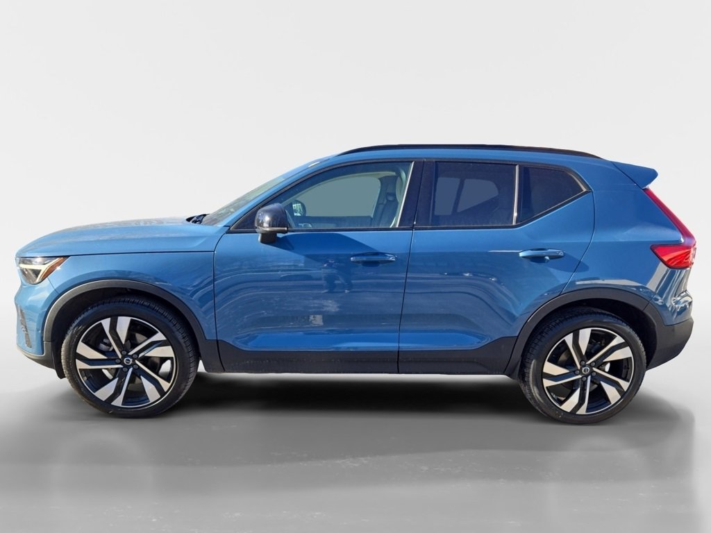 Certified 2023 Volvo XC40 B5 Plus w/ Driver Assist Package image 6