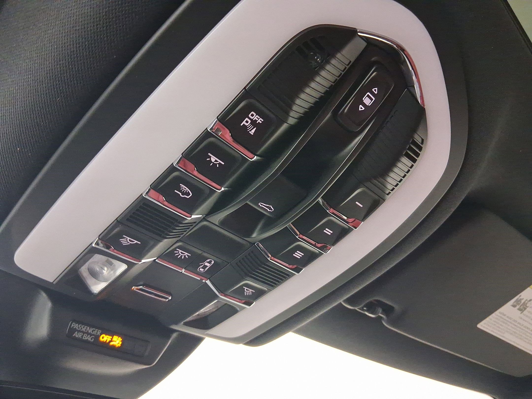 New 2026 Porsche Macan image 27