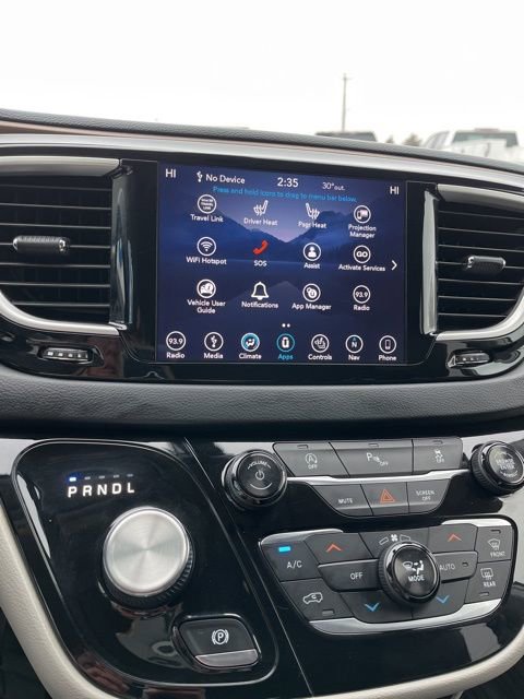 Used 2018 Chrysler Pacifica Touring-L w/ Premium Audio Group image 45