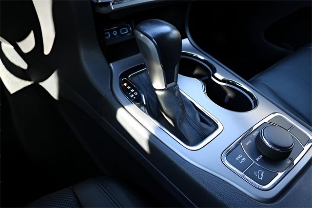 Used 2020 Jeep Grand Cherokee Limited w/ Luxury Group II image 25