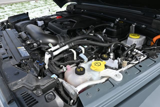 Used 2025 Jeep Wrangler Sahara image 16