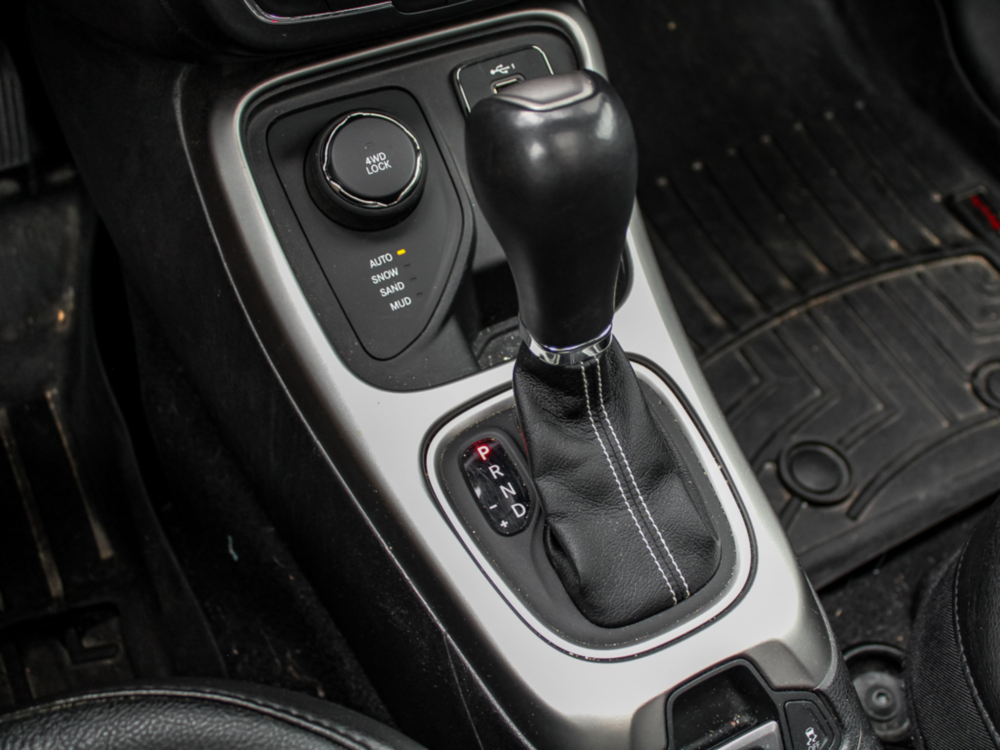 Used 2021 Jeep Compass Latitude w/ Sun and Sound Group AWD/4WD image 30