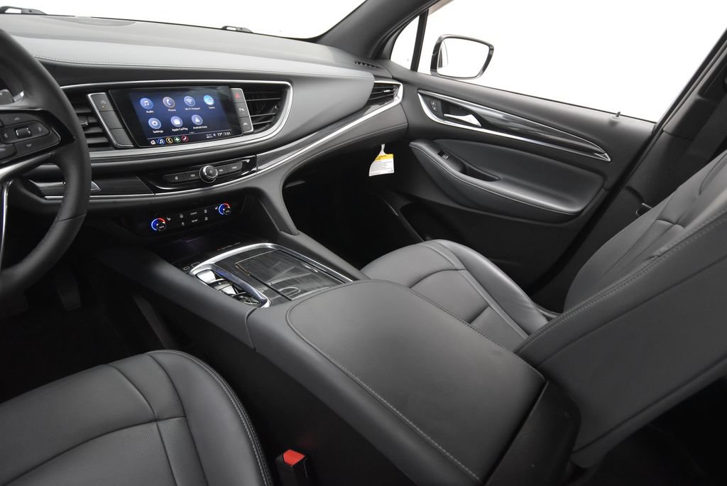 Used 2022 Buick Enclave Essence FWD image 30