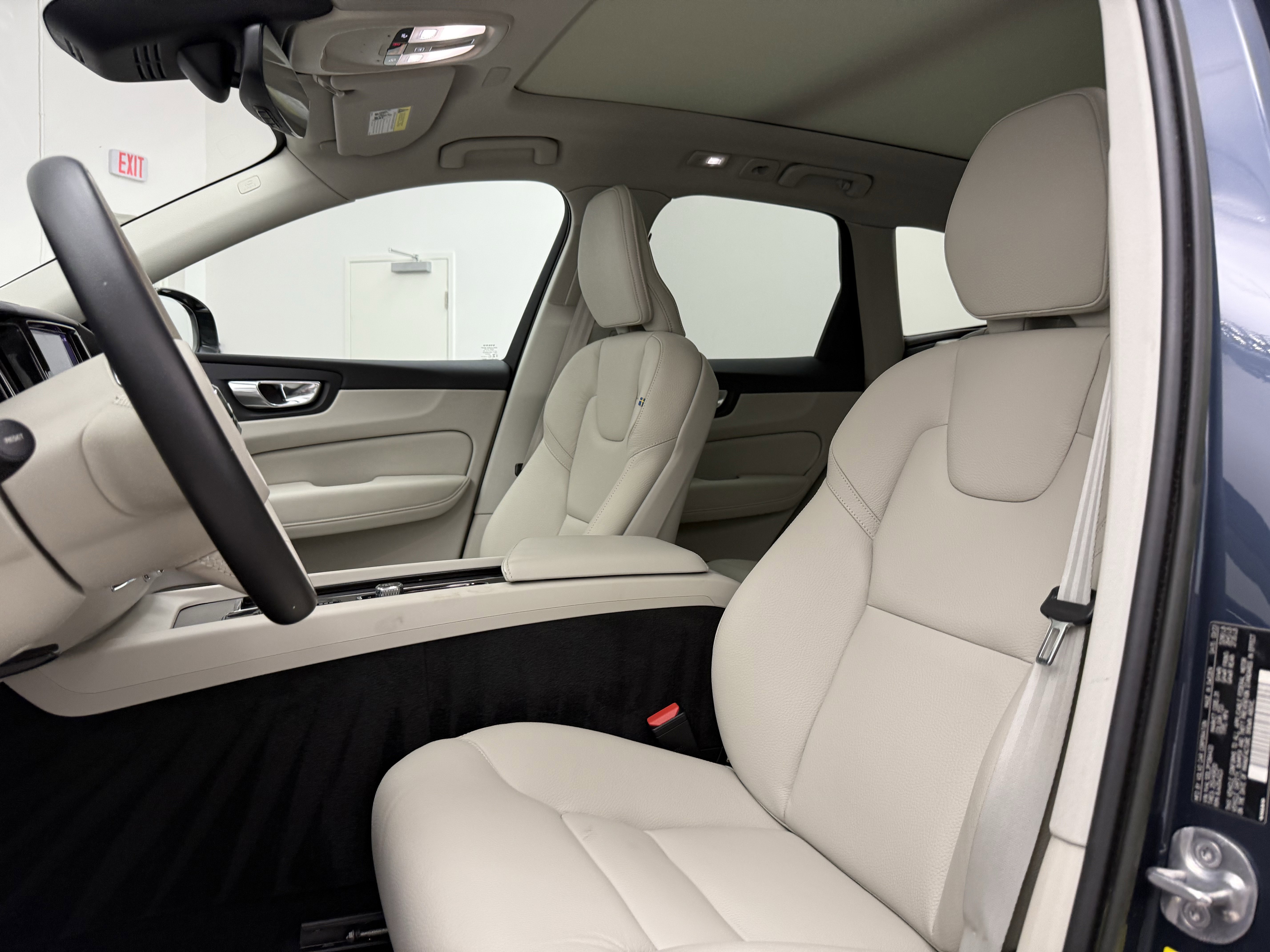 Certified 2023 Volvo XC60 B5 Plus w/ Protection Package Premier FWD image 13