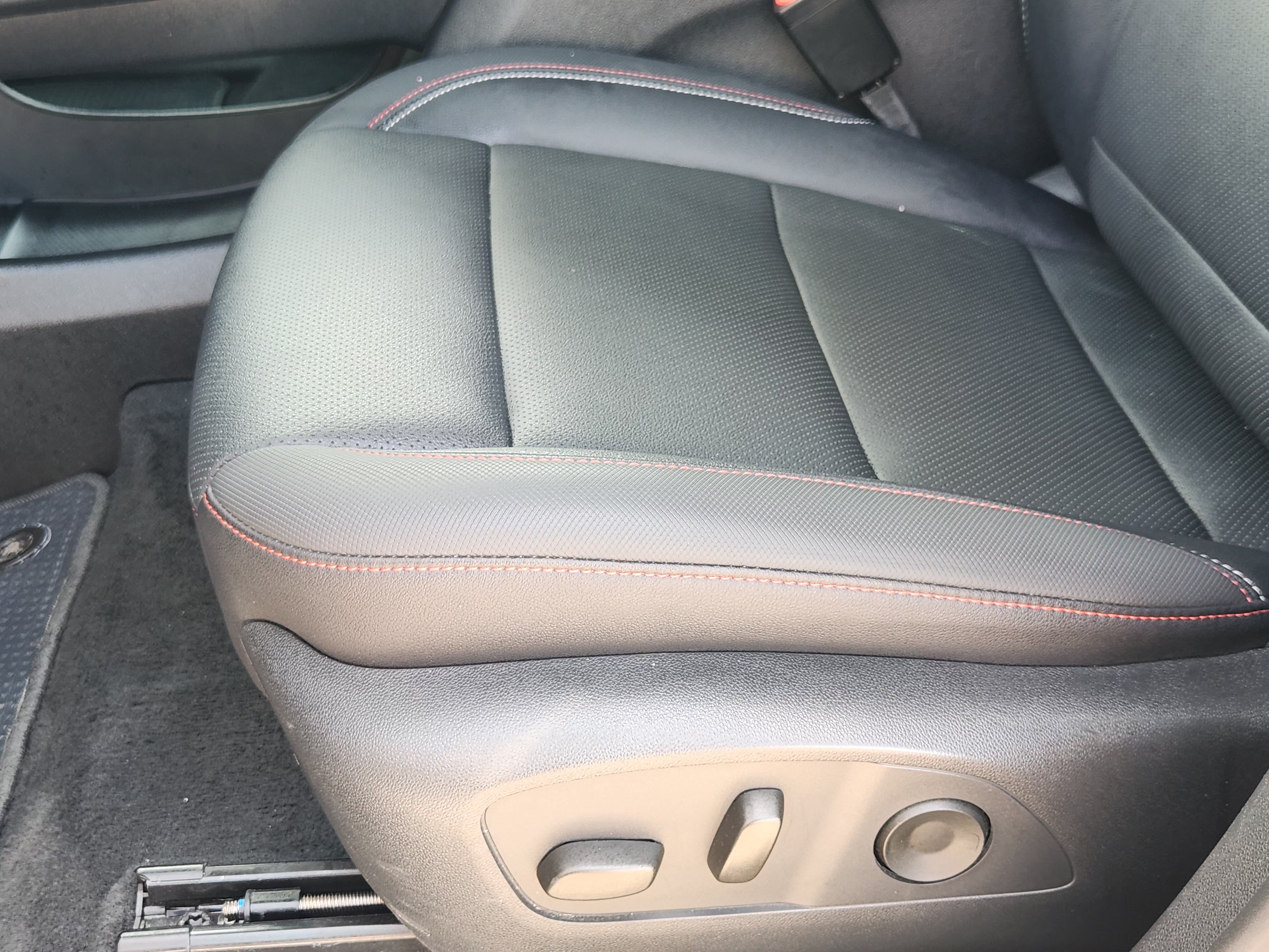 Used 2025 Chevrolet Traverse Z71 AWD/4WD image 26