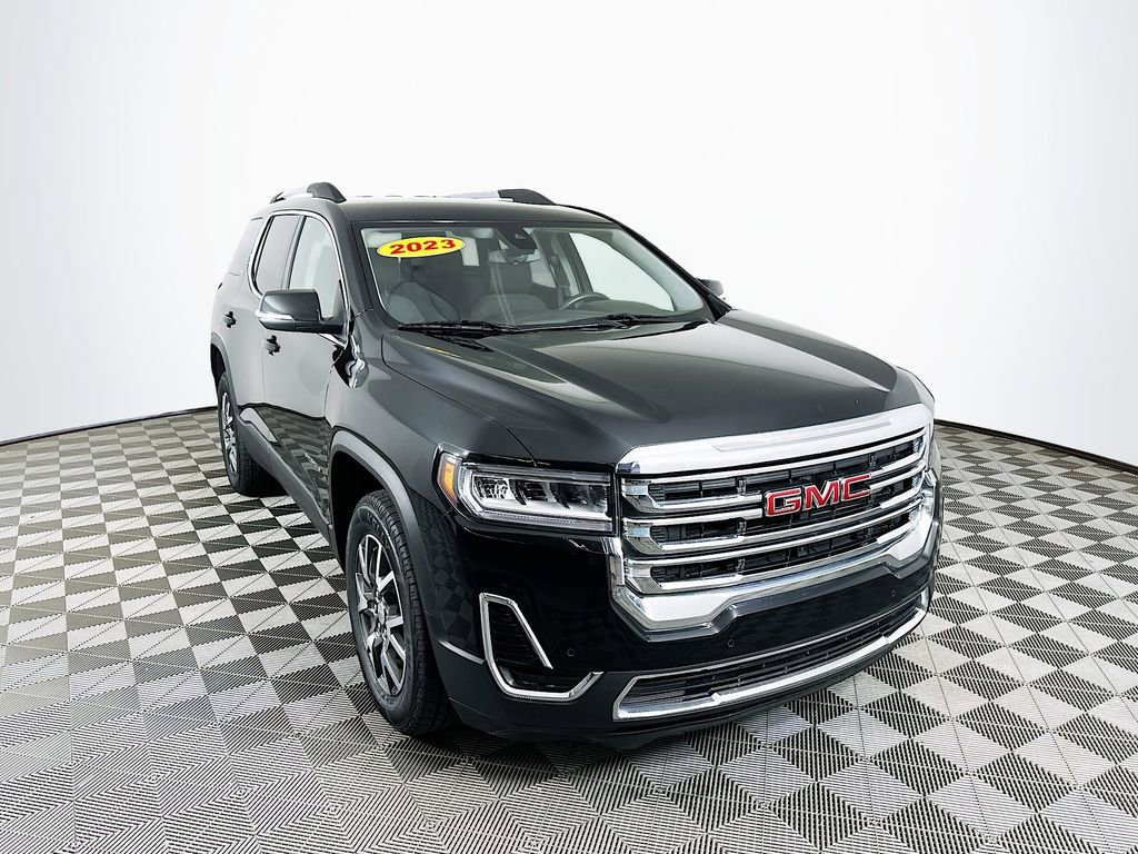 Used 2023 GMC Acadia SLE w/ Driver Convenience Package FWD image 2
