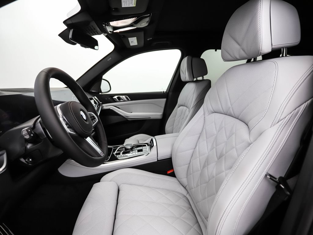 New 2026 BMW X5 xDrive40i w/ M Sport Package AWD/4WD image 11