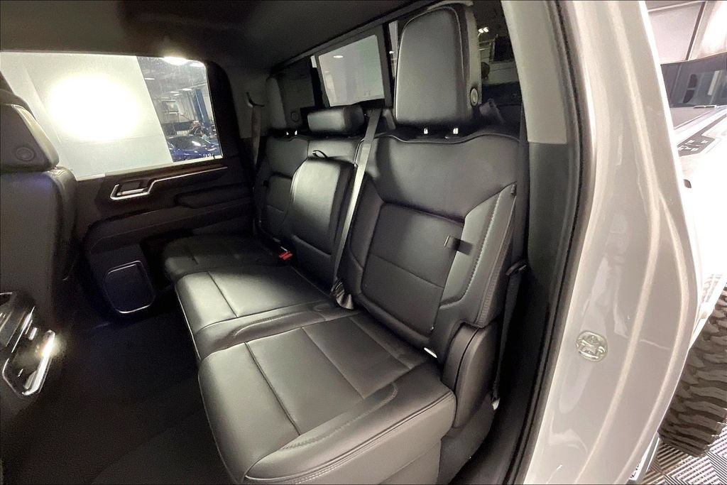 Used 2025 GMC Sierra 2500 Denali w/ Denali Reserve Package AWD/4WD image 34