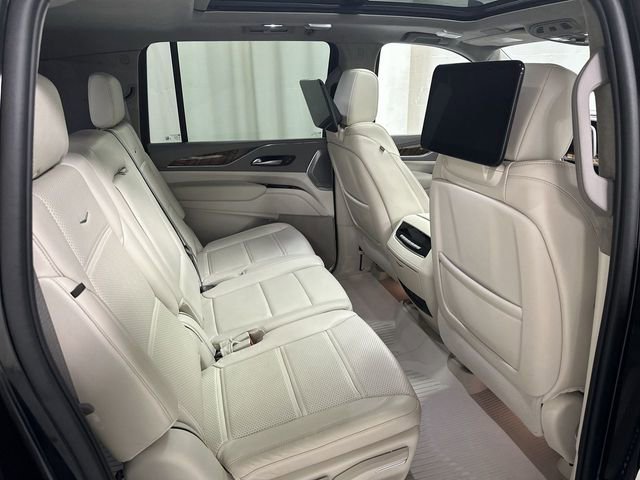 Used 2023 Cadillac Escalade ESV Premium Luxury Platinum image 18