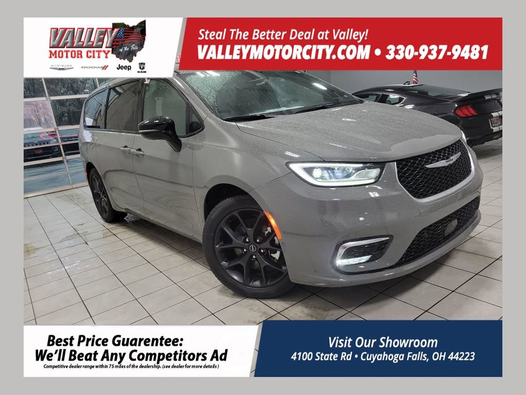 Used 2025 Chrysler Pacifica Limited
