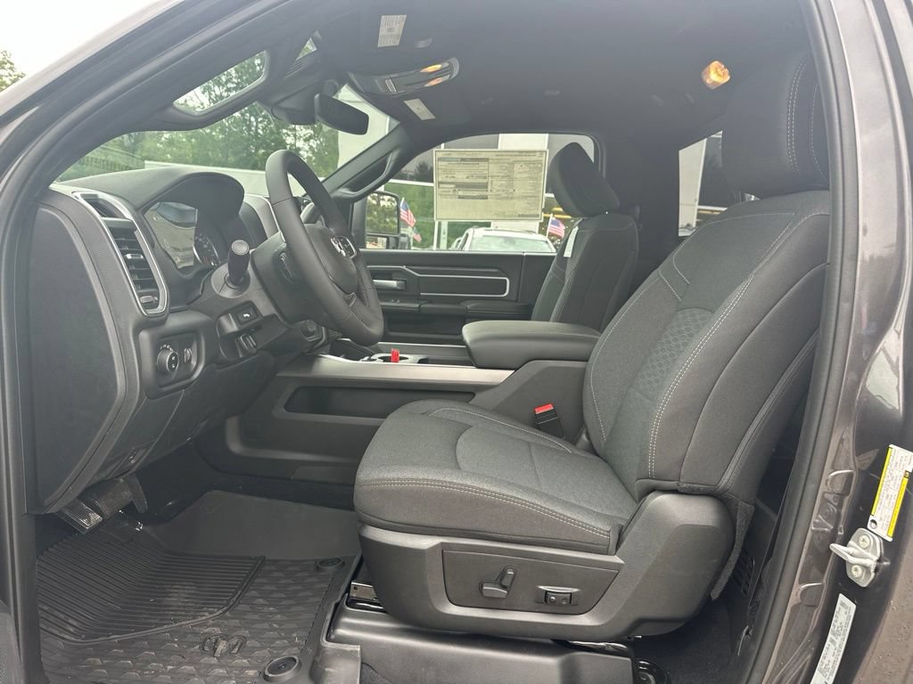 New 2026 RAM 3500 Big Horn AWD/4WD image 26