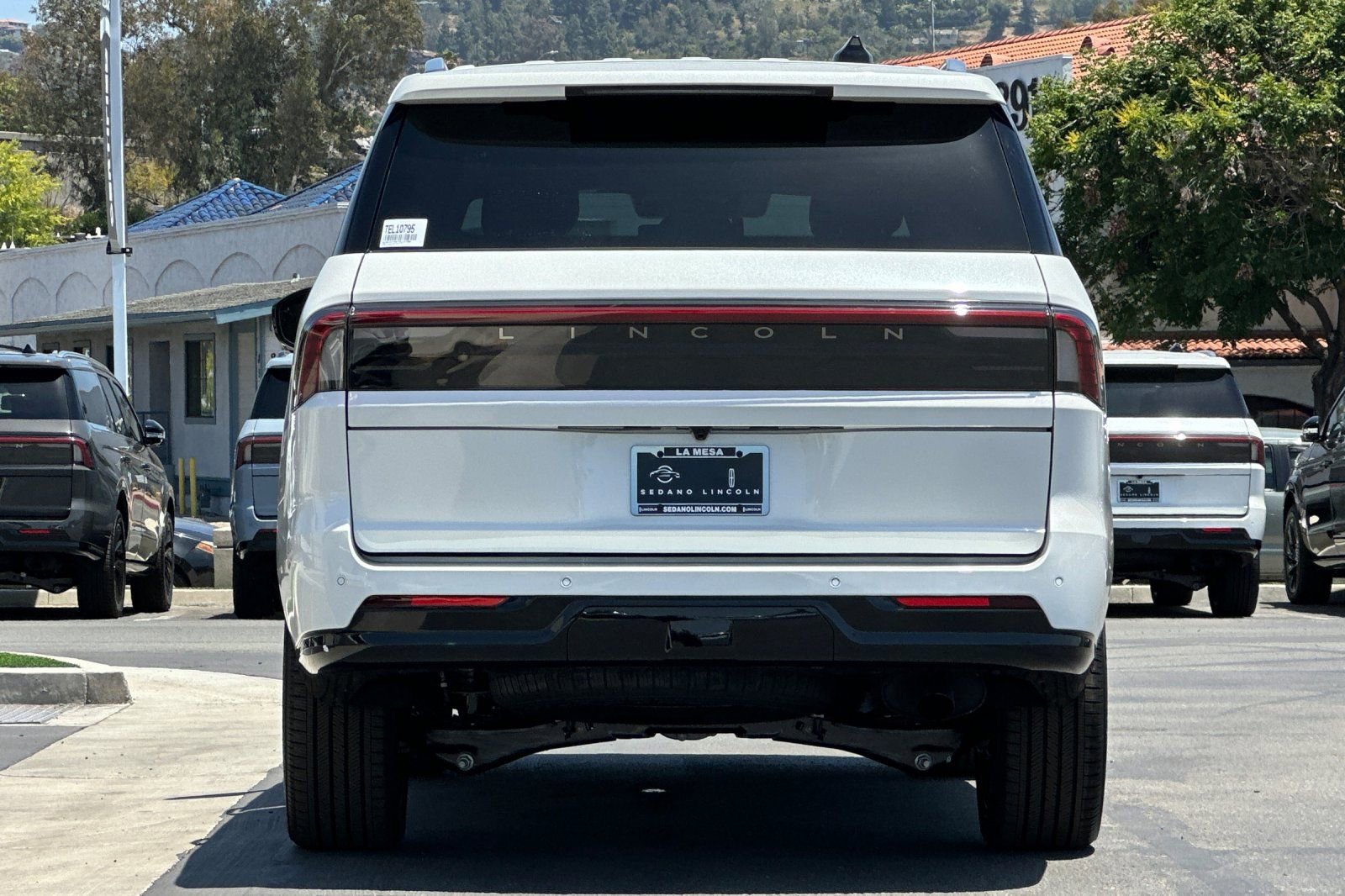 New 2026 Lincoln Navigator Black Label AWD/4WD image 4